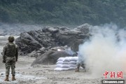 情侣算命西藏军区某部高原峡谷实弹射击 锤炼实战能力