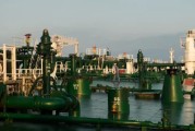 情侣算命国际油价周二收高 地缘政治担忧与美元走弱双重支撑